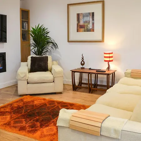 Retro Retreat *