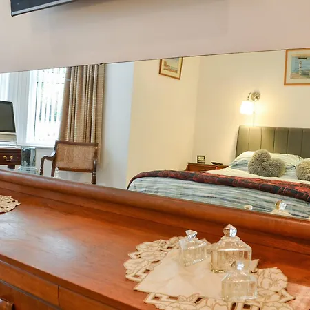 Retro Retreat *