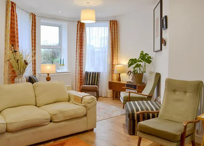 Retro Retreat 度假居 法利